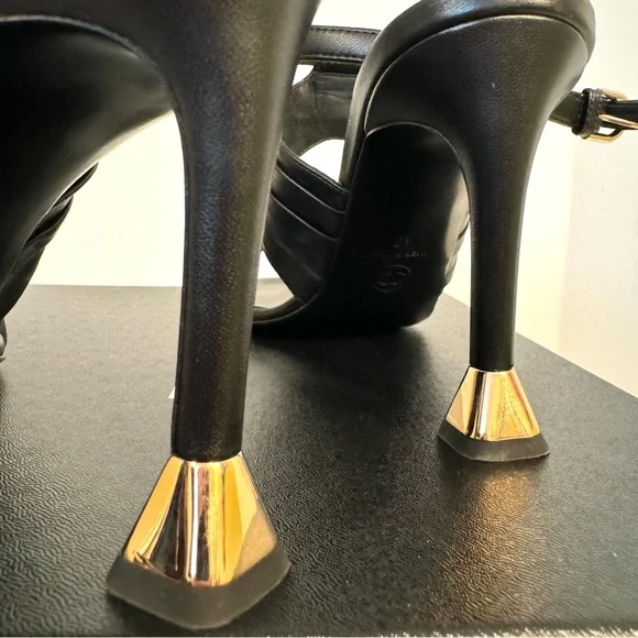 Chanel sandals (Authentic) - Picture 9 of 14